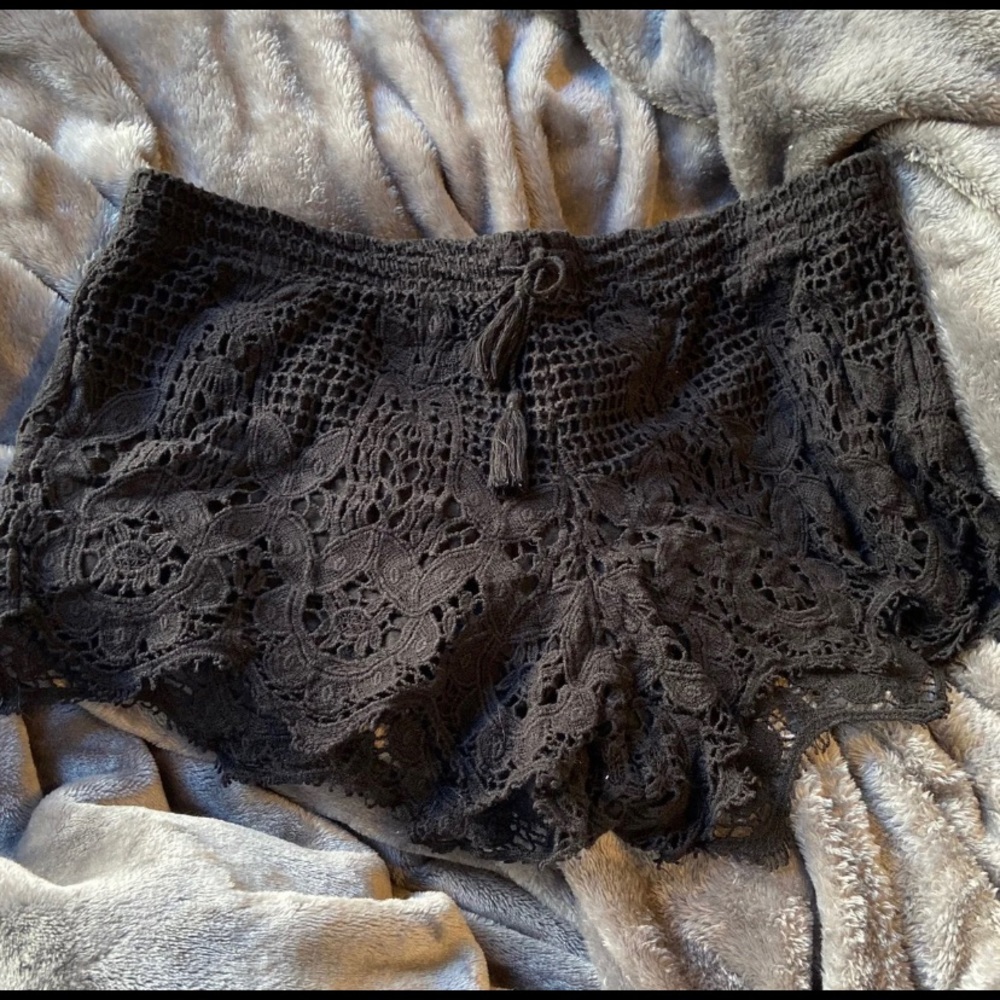 Black Express Lace Shorts Size S